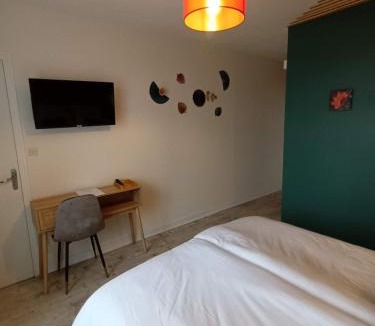 Argenton-les-Vallees House | Les chambres de la Vallée
