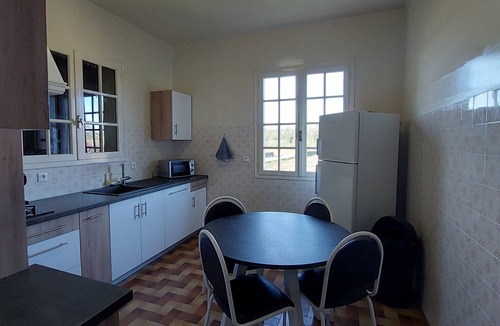Dognen House | Les deux figuiers in Béarn: Peaceful Retreat with Mountain Views