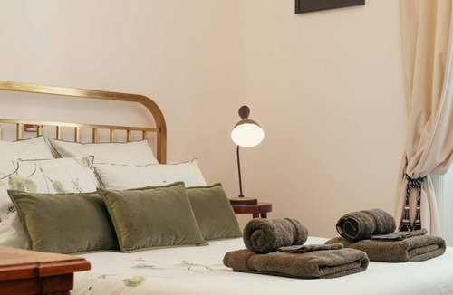 Limoges Apartment | "Les Effrontés" * Louis Blanc, Charming Apartment