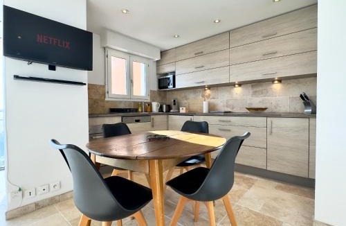 Cannes La Bocca Apartment | Les Flots By SCLS Locations