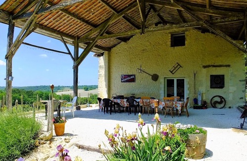 Montmoreau-Saint-Cybard House | Les Hirondelles is a beautifully converted barn in tranquil French countryside