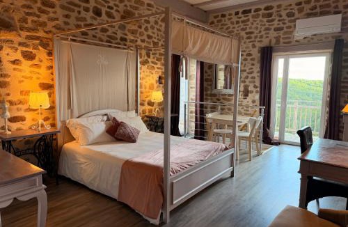 Tudeils Bed & Breakfast | LES INSTANTS VOLES Chambres d'hôtes - Spa