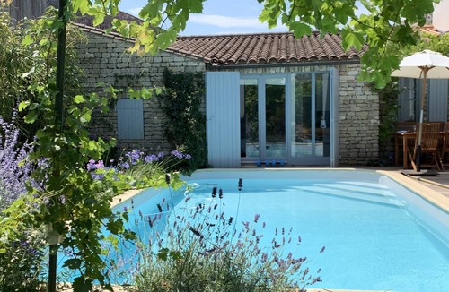 Les Portes-en-Re Villa | Les Portes au coeur du village -Piscine jardin clos et Animaux Bienvenus calme