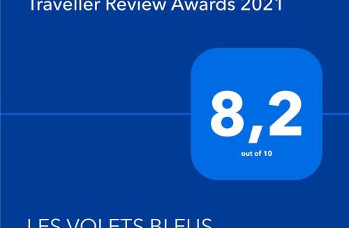 Saint-Martial-de-Vitaterne House | LES VOLETS BLEUS
