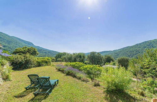 Le Bar-sur-Loup Apartment | LOCATIONS-06 - LA MAISON NOELIE 1ER ETAGE 300M RIVIERE 30mn NICE CANNES ANTIBES
