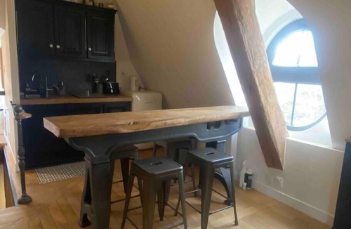 Bonnelles Apartment | Loft Dans Clocher Face au Château