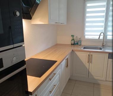 Pratz Apartment | Logement calme avec garage Vélo & Moto