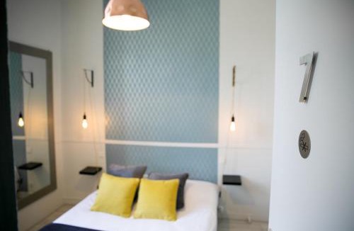 Combree Hotel | Logis Auberge De L'ombrée
