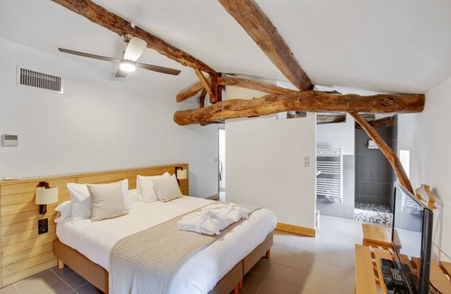 Saint-Etienne-De-Lisse Bed & Breakfast | Logis DE Valandraud