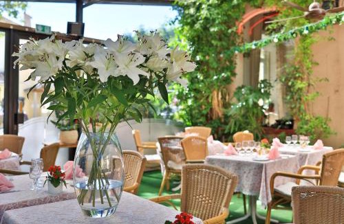 Saint-Vallier-de-Thiey Hotel | Logis Le Relais Imperial