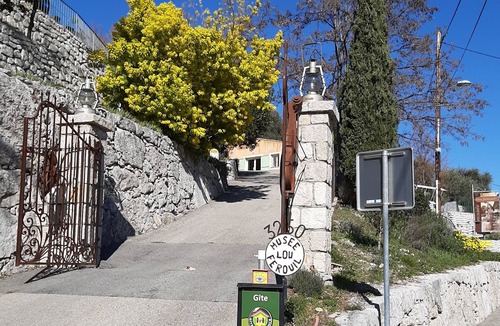 Gilette House | Lou Ferouil cottage in Gilette near Nice with secure parking