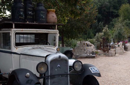 Gilette House | Lou Ferouil cottage in Gilette near Nice with secure parking