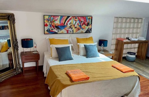 Old Town Apartment | Lovely loft in the center of Saint-Tropez