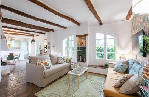 Cagnes-sur-Mer Apartment | Lovely old town house sea view, 1br AC, pool,sauna