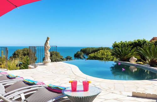 Eze Villa | Luxurious 5-BD Villa, 5 minutes walking to the beach