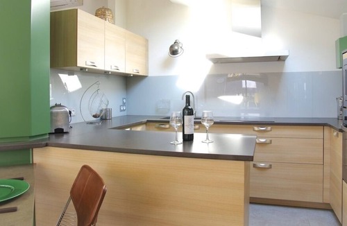 Cauderan Apartment | Luxury 2 bedroom apartment with terrace and private parking (Caudéran)