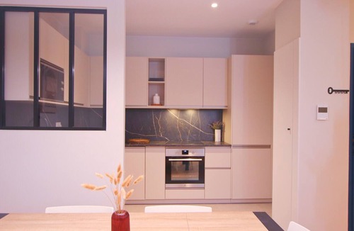 Hotel de Ville - Quinconces Apartment | Luxury 3-bedroom apartment in hyper centre, air con, lift