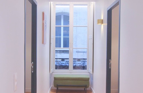 Hotel de Ville - Quinconces Apartment | Luxury 3-bedroom apartment in hyper centre, air con, lift