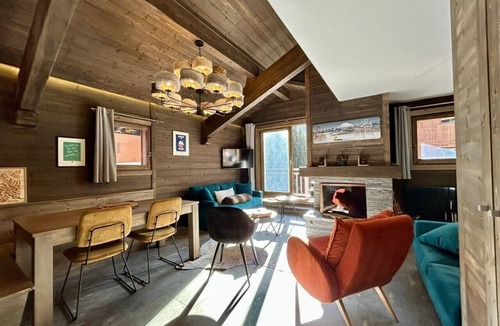 Val-d'Isere Apartment | Luxury 3 bedrooms, 2 bath duplex with open fireplace