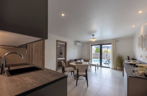 Roquefort-les-Pins Apartment | Luxury apartment, private spa & heated pool