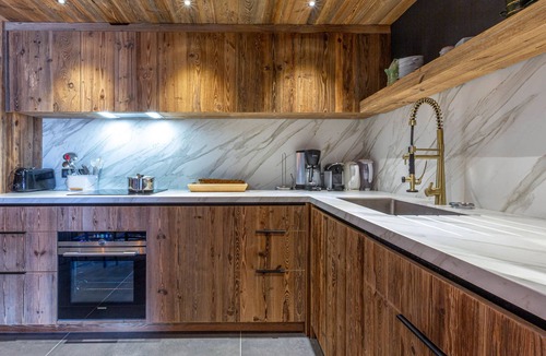 Val-d'Isere Apartment | Luxury apartment 4 rooms + studio, south terrace, center Val-d'Isère, 2023, 8 people