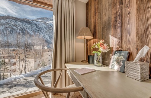 Le Cret Ski Chalet | Luxury Catered Ski Chalet Blackcomb in Val d'Isere, France LVDI-4