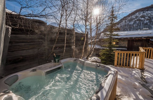 Le Cret Ski Chalet | Luxury Catered Ski Chalet Blackcomb in Val d'Isere, France LVDI-4