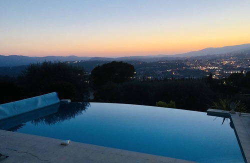 Le Plan-de-Grasse Villa | Luxury French Riviera Villa. Stunning Pano Sea/Mountain views. Pool & Cinema rm