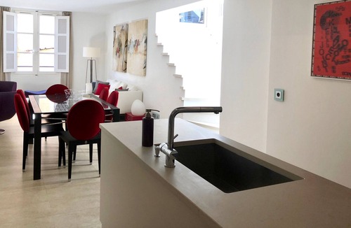 Old Town House | Luxury Renovated Townhouse with terrasse and parking in the old Village of St-Tr