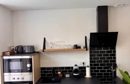 Blaye Apartment | Luxury two-bedroom apartment with private spa & garden