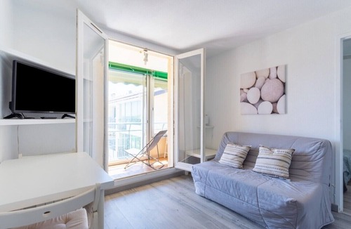 Les Sablettes Apartment | Magnificent sea view apartment