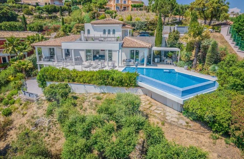 Sainte-Maxime House | Magnificent villa with view on the Gulf of Saint-Tropez