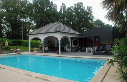 Limendous Villa | Magnificent villa with swimming pool and petanque court