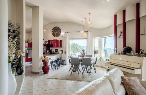 Villeneuve-Loubet Villa | Magnificent Villa with Swimming Pool