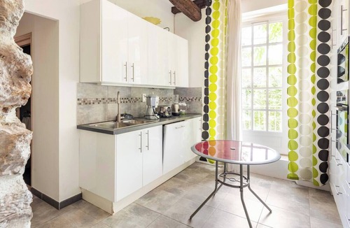 Brignoles Apartment | Magnificent wine estate of 32 hectares.