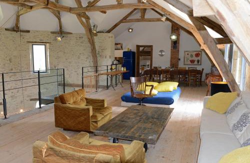 Seiches-sur-le-Loir House | Magnifique Loft au coeur de l'Anjou 20 mn d'Angers pour 15 personnes