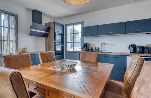 Saint-Gilles-Croix-de-Vie House | Maison Les Bains de Mer 6p: Spa, walk to beach & center