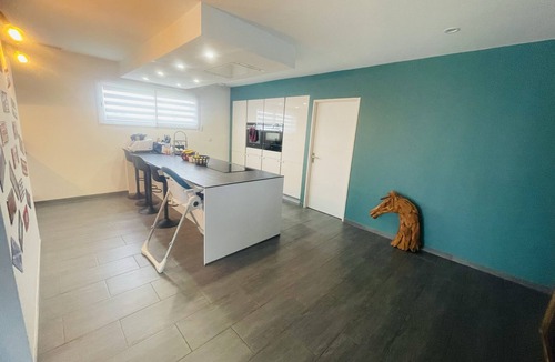 Salignac House | Maison 160m2 Avec Piscine et Jeux Extérieur Proche Bordeaux
