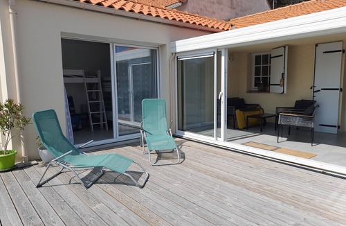 La Plaine-sur-Mer House | Maison 90m2 Avec Terrain Clos et Accès Direct à la Mer. Idéal Pour Famille