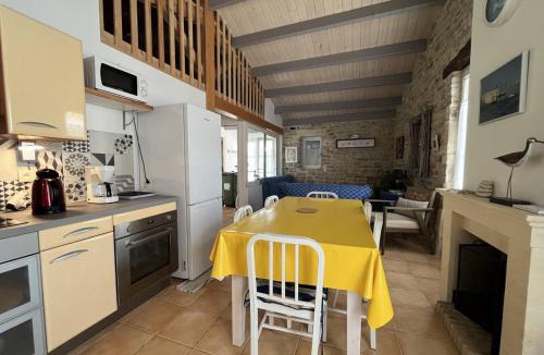 Saint-Denis-d'Oleron House | Maison au cœur de Saint-Denis-d'Oléron, 4 couchages, Wifi incl. - FR-1-246A-134