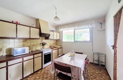 Bussac-Foret Apartment | Maison calme avec jardin & barbecue