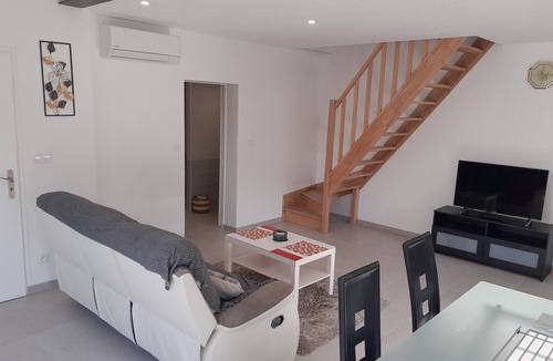 Montaigu House | Maison Chaleureuse au Calme Proximités Commodités
