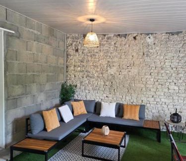 Juillac-le-Coq House | Maison charentaise