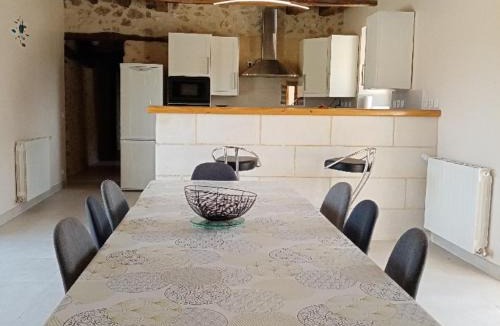 Villedieu-le-Chateau House | Maison de Campagne Confortable avec Cheminée et Jardin - FR-1-491-432