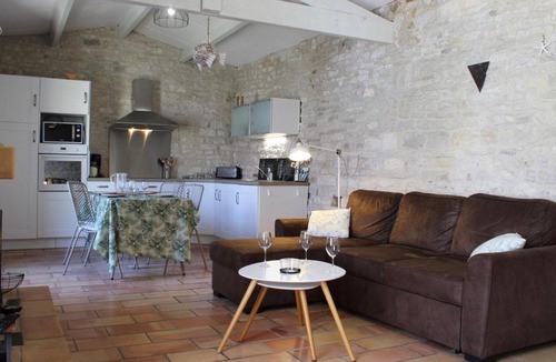 Saint-Denis-d'Oleron House | Maison de Charme à Saint-Denis-d'Oléron - 6 Couchages, Cour Ensoleillée, Proche Commerces - FR-1-246A-77