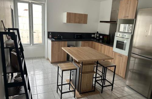 Dange-Saint-Romain Apartment | Maison de ville 2 chambres