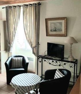 Jonzac Apartment | Maison Des Lys
