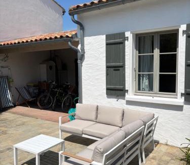 La Couarde-sur-Mer House | Maison des terroirs - Centre village - 500 m de la plage