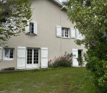 Guinarthe-Parenties House | Maison familiale 10 pers avec jardin & calme au cœur du Béarn
