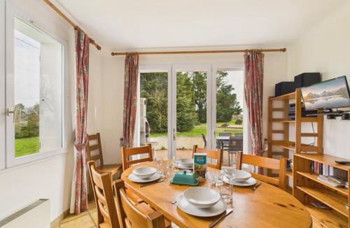Commequiers House | Maison jardin et bbq -piscine commune- 4 adt 2 enf